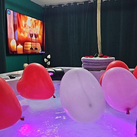 Suite Jacuzzi "Spa Privatif " Appartement Jacuzzi Тулуза Екстериор снимка